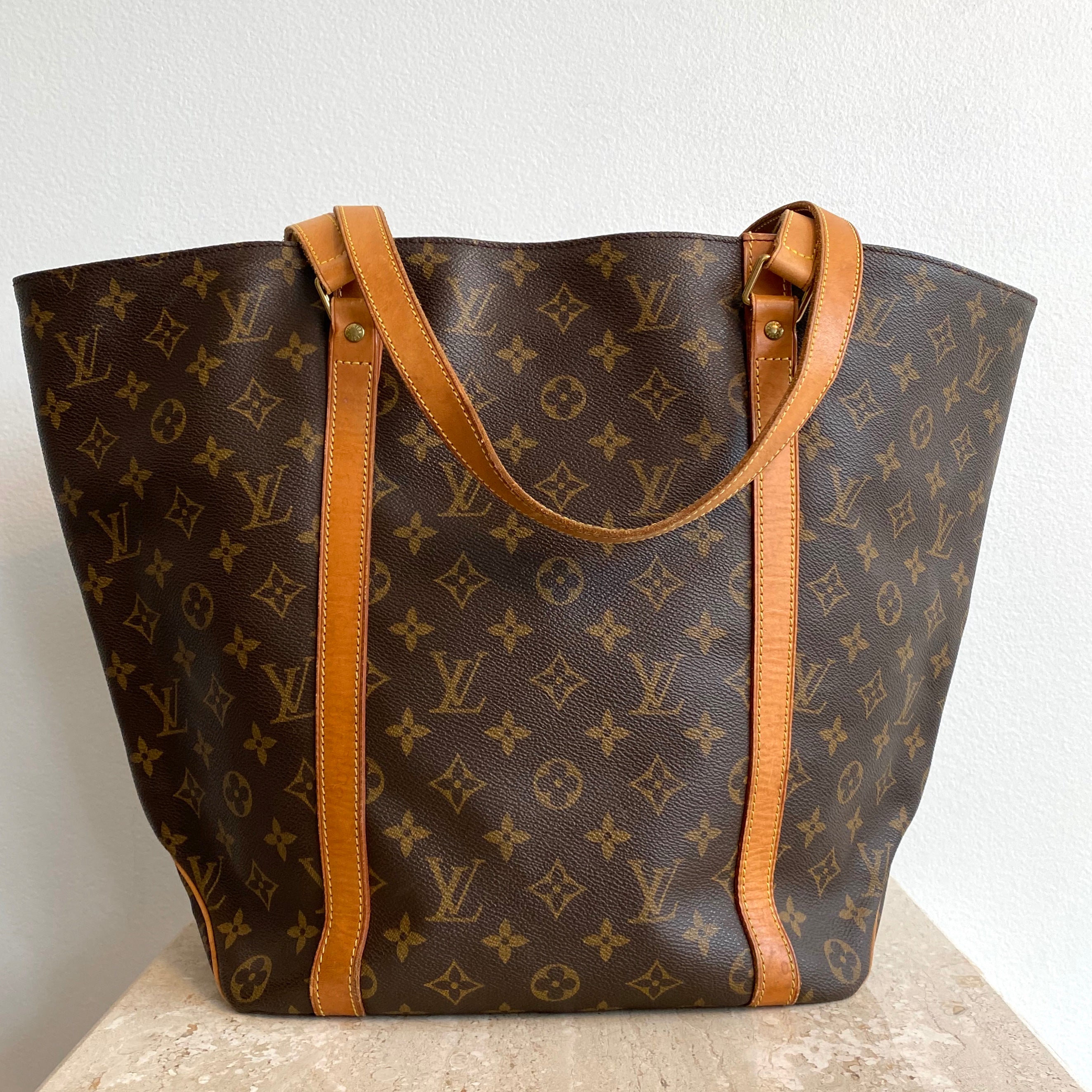 Louis Vuitton Vintage Monogram Canvas Sac Chasse Hunting Bag For Sale at 1stDibs louis vuitton hunting bag lv hunting bag louis vuitton hunter bag #30 Louis Vuitton Vintage Monogram Canvas Sac Chasse Hunting Bag For Sale at 1stDibs louis vuitton hunting bag lv hunting bag louis vuitton hunter bag